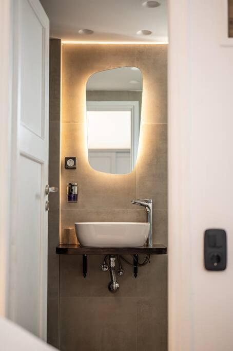 Elegant Fully Equipped Apartment Near City Centre Iraklion Buitenkant foto
